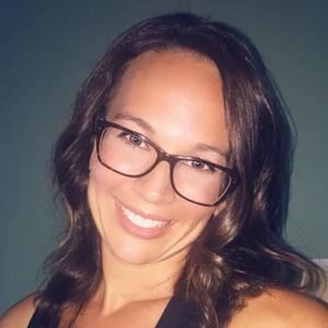 Meet your Posher, Stefanie